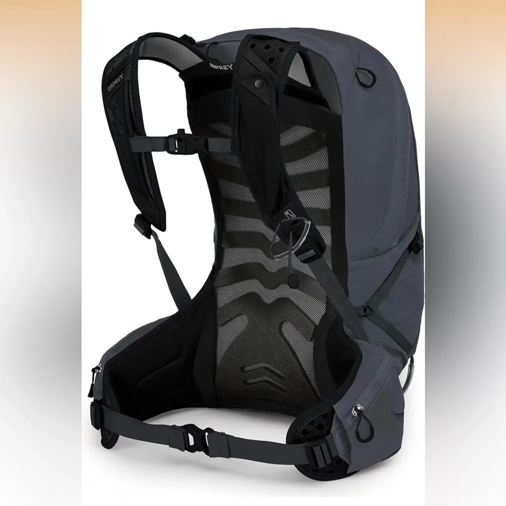 OSPREY streamlined daypack